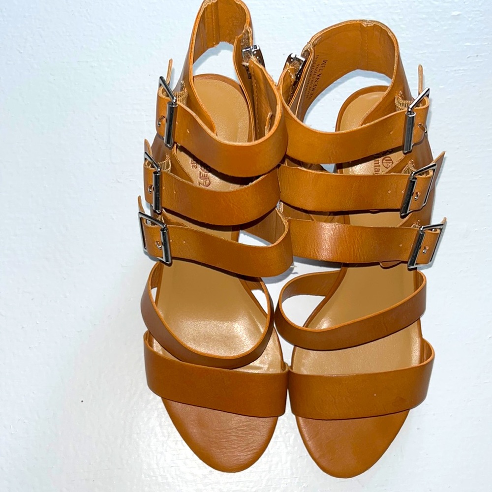 Crown Vintage Leather buckle wedge sandals